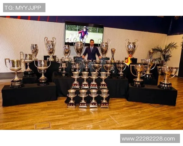 巴萨球星梅西获得西甲金靴奖,个人荣誉再添一项 巴萨球星梅西获得西甲金靴奖,个人荣誉再添一项