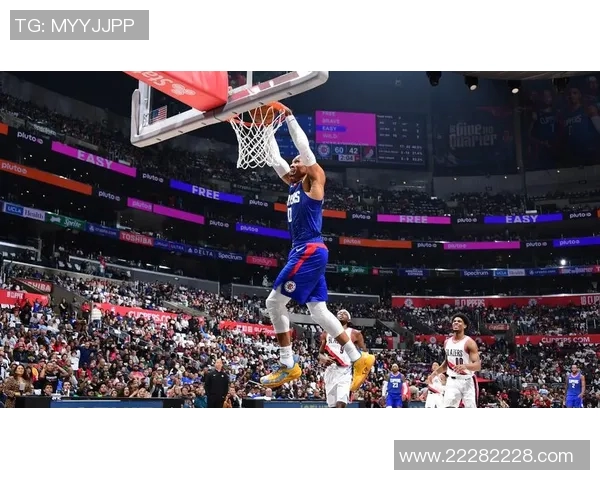 爵士队球员格伦·斯内尔成为季后赛表现亮点，球风像骑士队詹皇