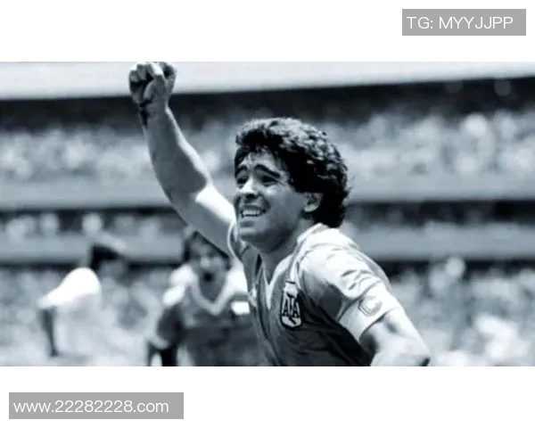 阿根廷足球传奇马拉多纳因心脏病发逝世，享年60岁